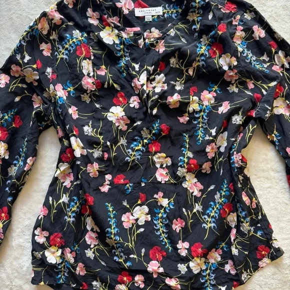 NWOT Equipment Femme Floral Silk Long Sleeve Blouse - Picture 3 of 7